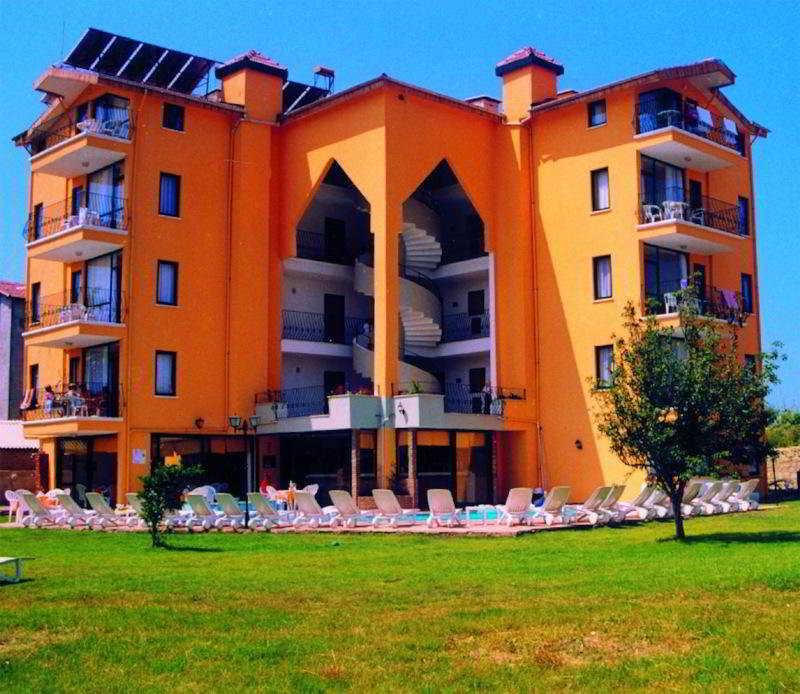 Begonville Pansiyon Side Eksteriør billede